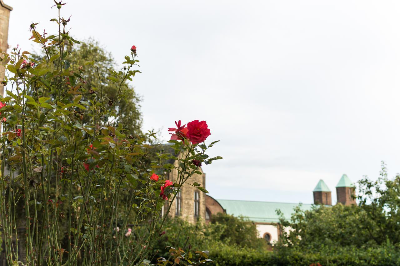 Mirfield Monastery B&B Екстериор снимка