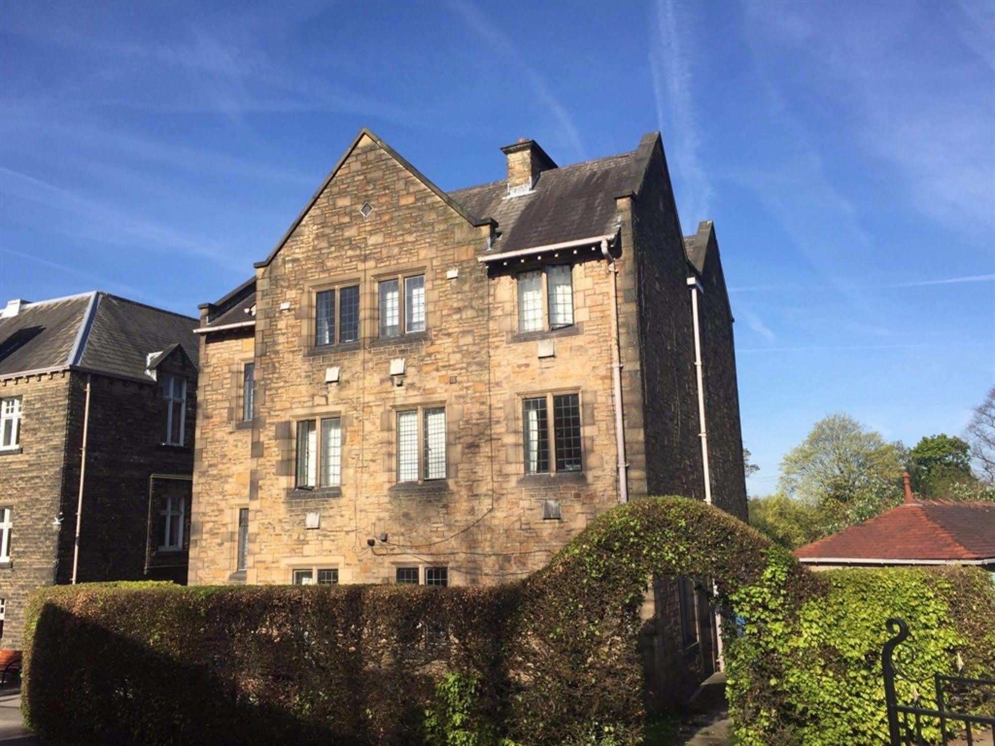 Mirfield Monastery B&B Екстериор снимка